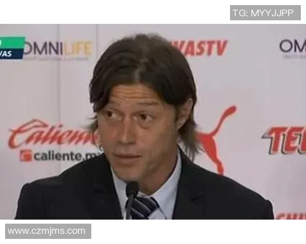 马德里竞技挖角塞维利亚主帅,引发舆论热议 马德里竞技挖角塞维利亚主帅,引发舆论热议