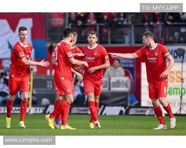 奥格斯堡逆袭！霍芬海姆不敌，被绝杀逆转击败