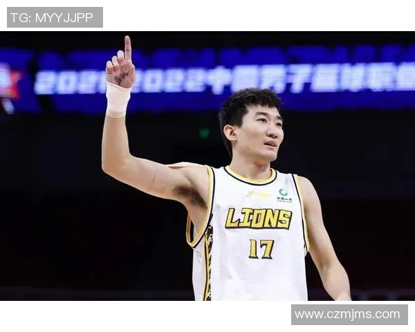 孙铭徽接受采访谈未来规划,计划打造更强团队带领球队冲击总冠军 孙铭徽接受采访谈未来规划,计划打造更强团队带领球队冲击总冠军